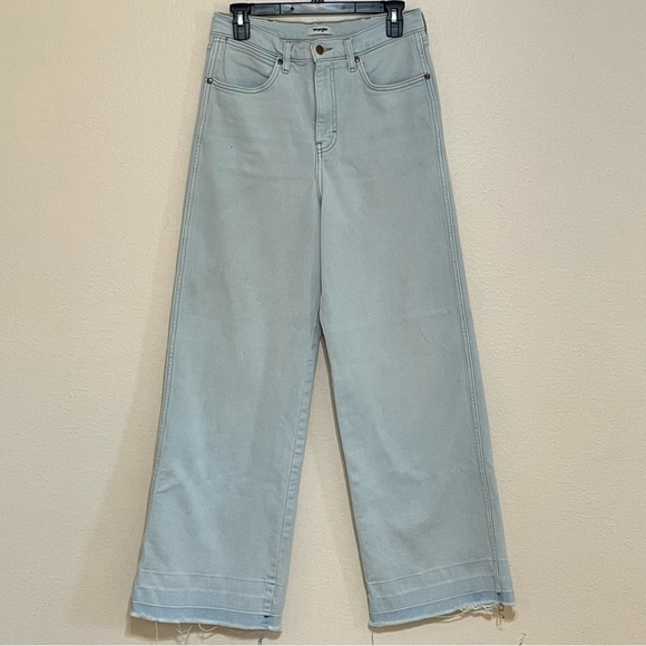 NWT WOMENS WRANGLER HIGH RISE RAW HEM WIDE LEG JEANS - Picture 2 of 16
